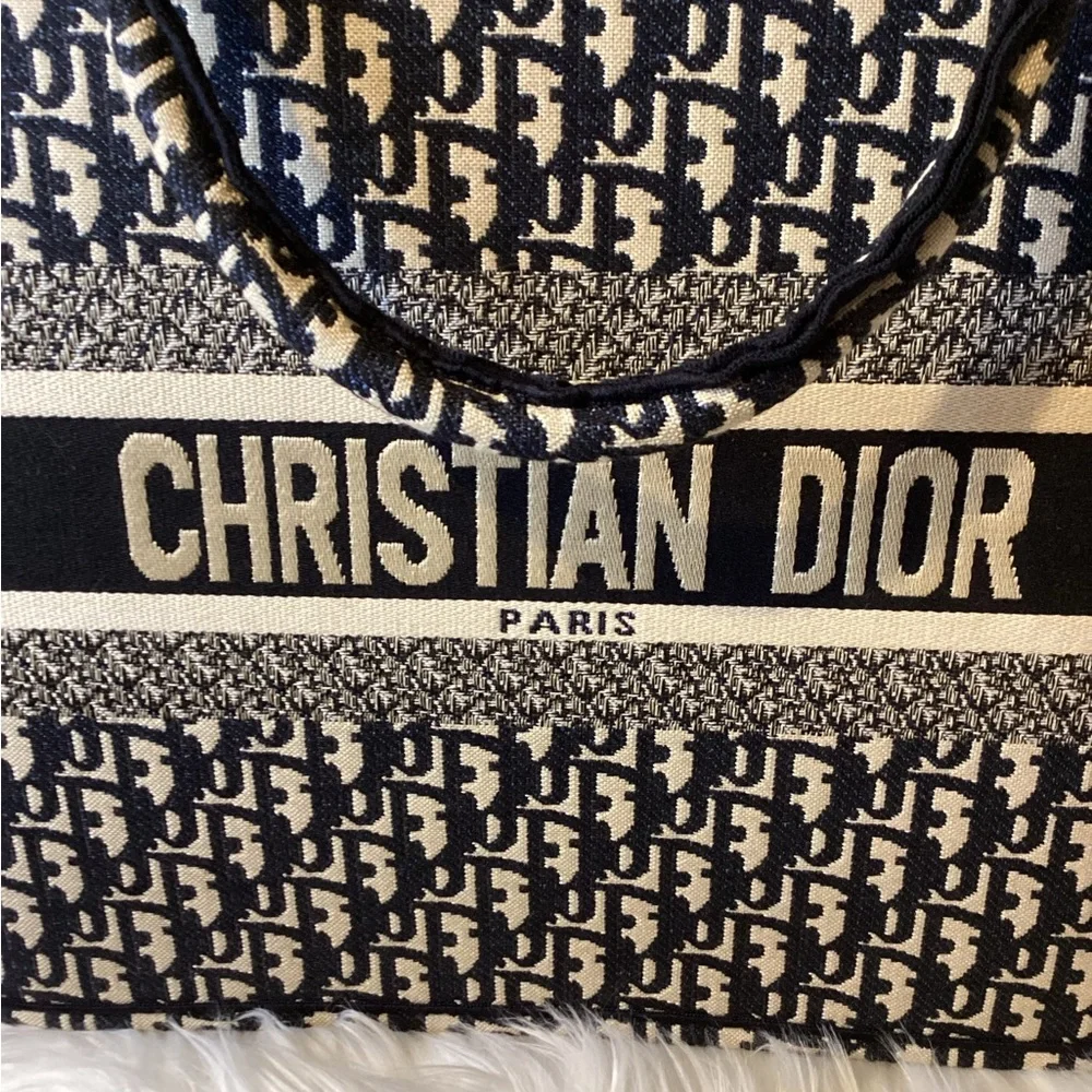 Fashion purse Black and Cream (not authentic)